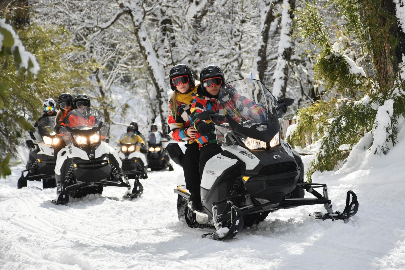 Motos de nieve en Cerro Catedral