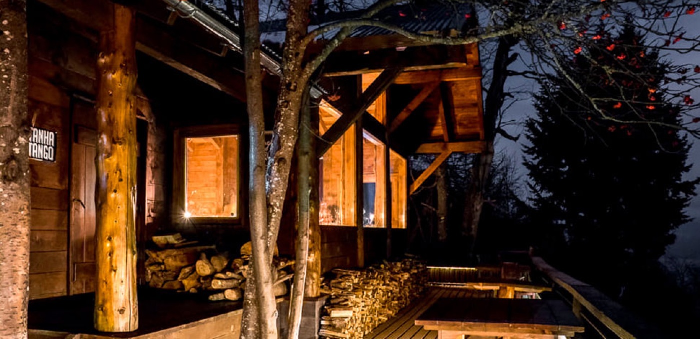 Refugio Berghof de noche
